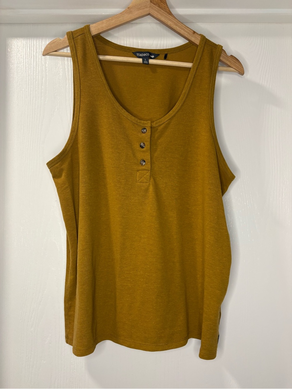 Toad&Co Henley Tank in Mustard Yellow. Size L